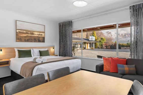 Superior One Bedroom Apartment