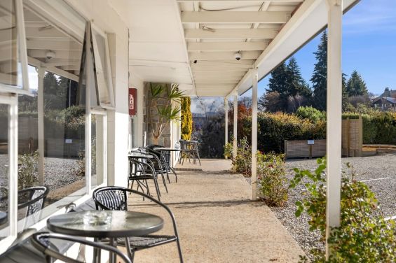 Superior One Bedroom Apartment outside